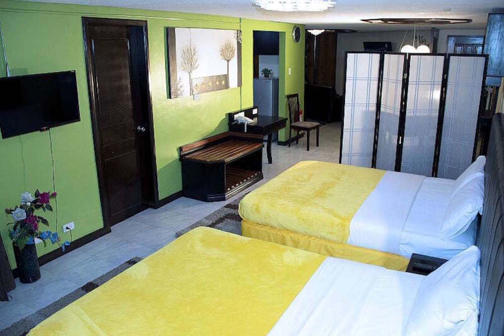 Manila Bay Serviced Apartments Bagian luar foto